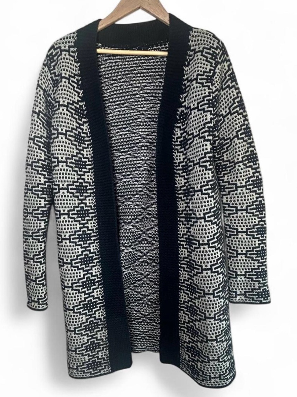 Premise Studio Black White Geometric Pattern Long Cardigan Size S Aztec